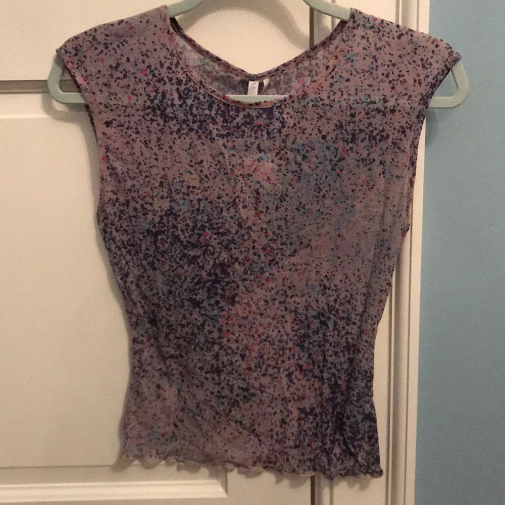 Paint splattered mesh top